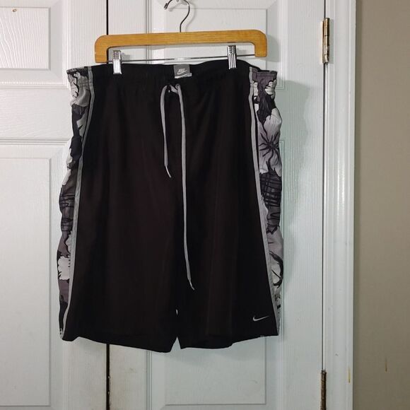 Nike mens black gray side floral panel bathing suit swim trunks Sz XL - Picture 1 of 4
